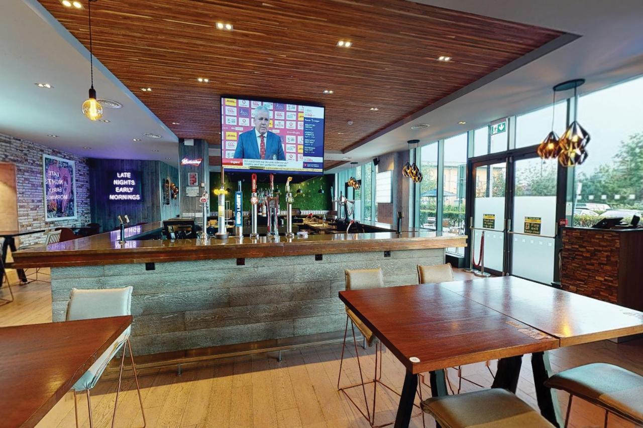 Village Hotel Solihull Exterior foto